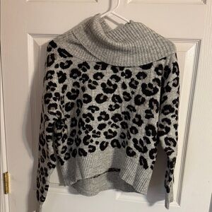 Jessica Simpson Gray Leopard Cowl Neck Sweater